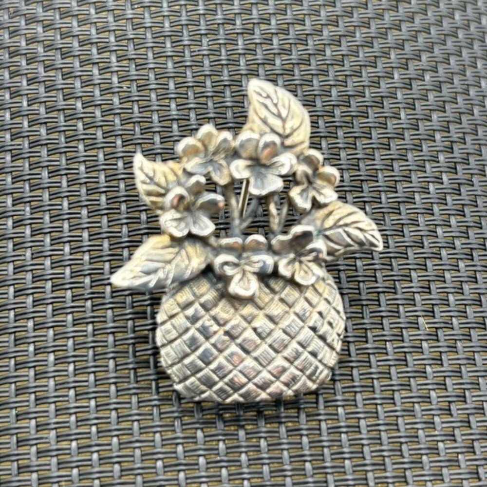 Sterling Silver Basket of Flowers Pin, James.H. Breakell, Newport, R.I., Signed - Picture 3 of 11